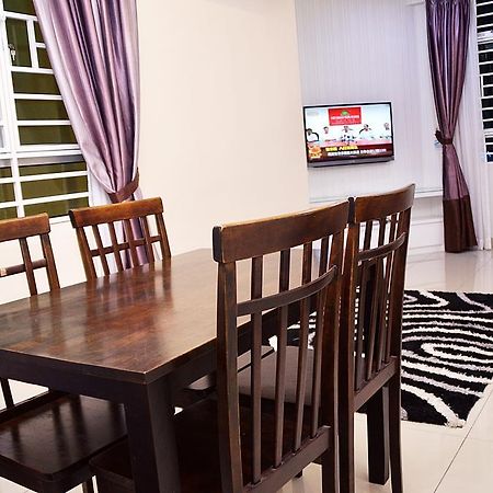 SPICE ARENA 3bed Apartman Bayan Lepas Kültér fotó